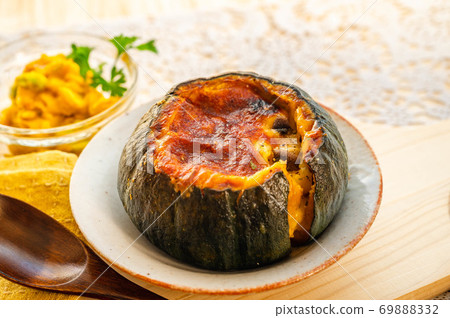 Entire pumpkin gratin 69888332