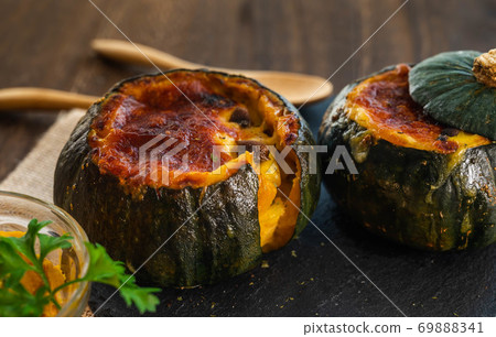 Entire pumpkin gratin 69888341