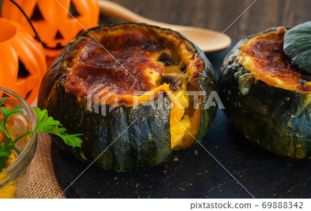 Entire pumpkin gratin Entire pumpkin gratin 69888342