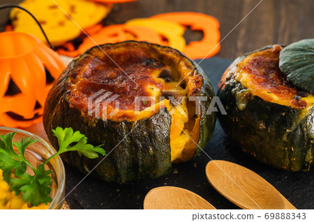 Entire pumpkin gratin Entire pumpkin gratin 69888343