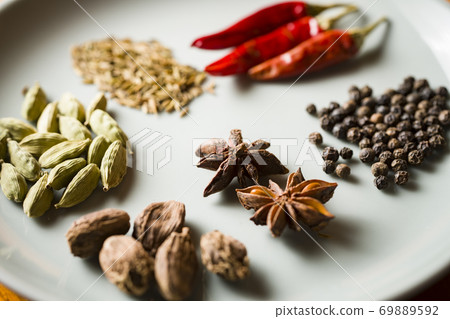 spices 69889592