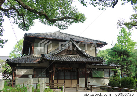 Narumi Hachimangu Shrine, a company office certified as a historic building <Nagoya City, Aichi Prefecture> Narumi Hachimangu Shrine, a company office certified as a historic building <Nagoya City, Aichi Prefecture> 69896759