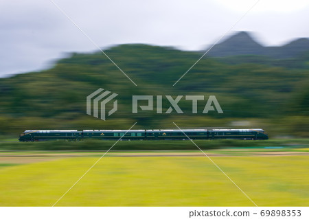 瑞福稀有形成 69898353