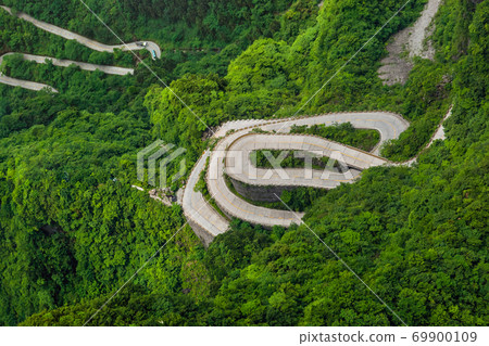 Mountains road in Tianmenshan nature park - China 69900109