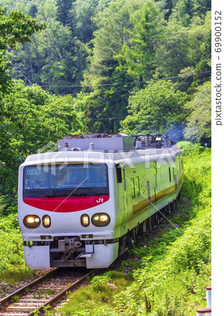 Car E193 series diesel train running on the Ban-Etsusai Line EAST i-D Kitakata City, Fukushima Prefecture Car E193 series diesel train running on the Ban-Etsusai Line EAST i-D Kitakata City, Fukushima Prefecture 69900152