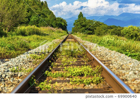 Image of a single straight line Image of a single straight line 69900640