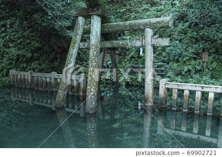 鹿島神社御手洗池塘 69902721
