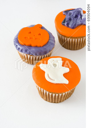halloween, cupcake, muffin 69904094