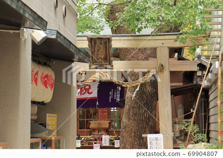 履行瘟疫的公司Shohiko Mei Shrine 履行瘟疫的公司Shohiko Mei Shrine 69904807