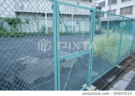 Effective use of open space Effective use of open space 69907014