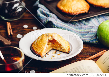 Homemade apple mini pies 69907261