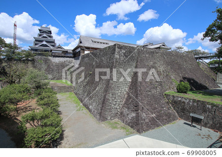 Kumamoto Castle  69908005