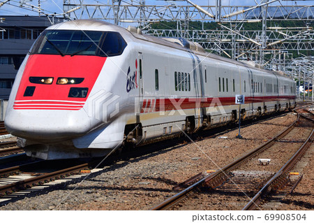 East Eye East Eye 69908504