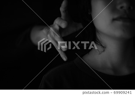 接近手犯罪形象 69909241