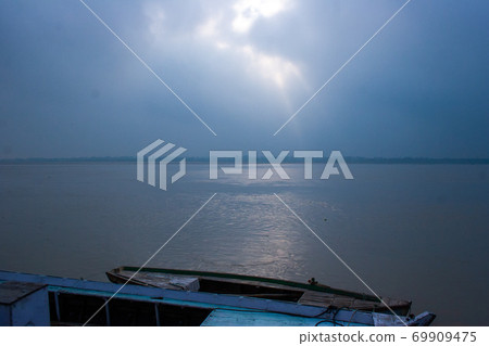 Landscape of the Ganges River, India Landscape of the Ganges River, India 69909475