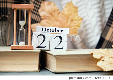 Twenty second day of autumn month calendar october 69911203