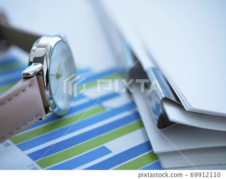 Business image · graph · document Business image · graph · document 69912110