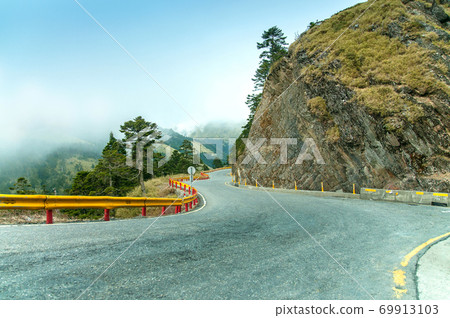 台灣有座合歡山風景美麗又幽靜的道路 69913103
