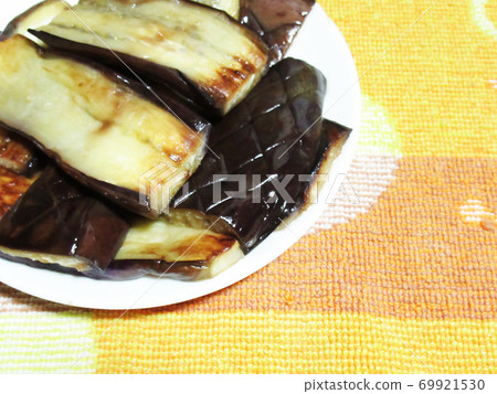 Grilled eggplant 69921530