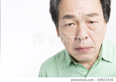 一個生氣的人 69921636