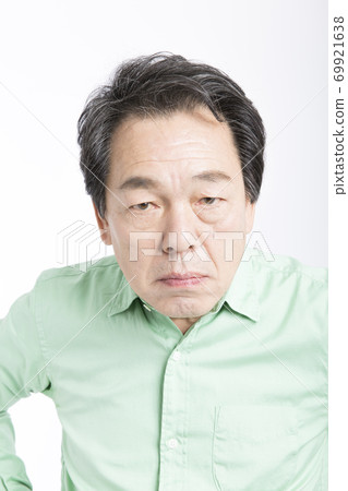 一個生氣的人 69921638