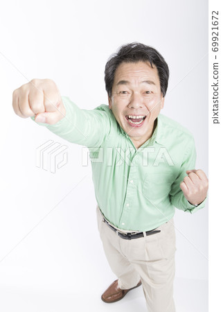 A man who plays guts A man who plays guts 69921672