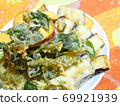 Vegetable tempura 69921939