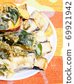 Vegetable tempura 69921942