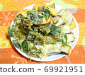 Vegetable tempura 69921951