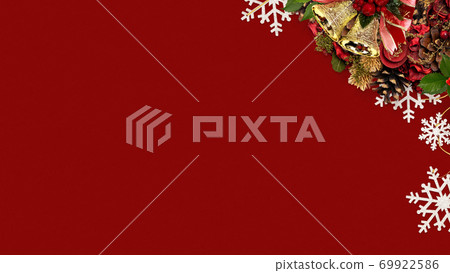 Red background with wreath and snow garland-there are multiple variations Red background with wreath and snow garland-there are multiple variations 69922586