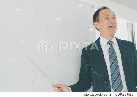 instructor, gents, male 69925625