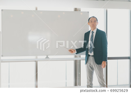 instructor, gents, male 69925629