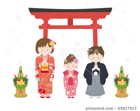 Illustration of children visiting the shrine 69927915