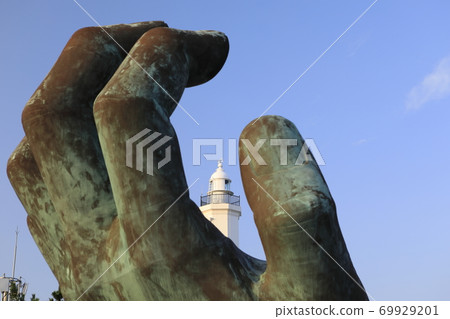 Beautiful scenery with a white lighthouse 69929201