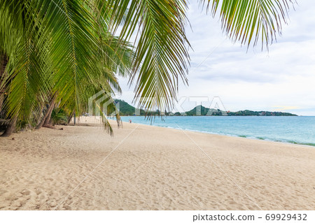 White sand at Lamai Beach, Koh Samui, Thailand. After Covid had no tourists make the sea complete ecological recovery ,nature balance White sand at Lamai Beach, Koh Samui, Thailand. After Covid had no tourists make the sea complete ecological recovery ,nature balance 69929432