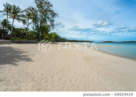 White sand beach Chaweng Beach, Koh Samui, Thailand. After Covid had no tourists Make the sea complete ecological recovery ,nature balance 69929439
