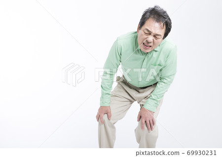 一個膝蓋酸痛的男人 69930231