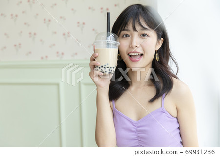 女性肖像放鬆 69931236