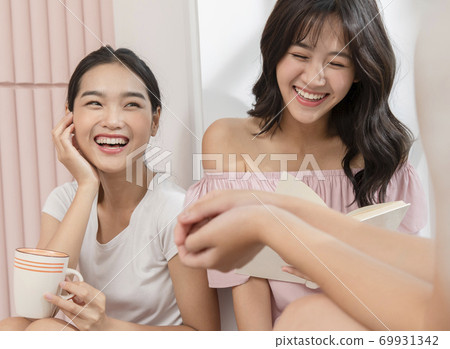 Female friends good friends 69931342