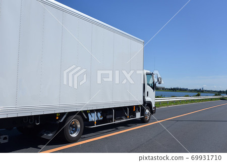 Large truck logistics image 69931710