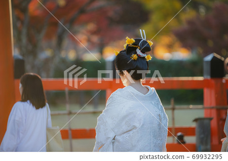 The scenery of the wedding ceremony in front The scenery of the wedding ceremony in front 69932295