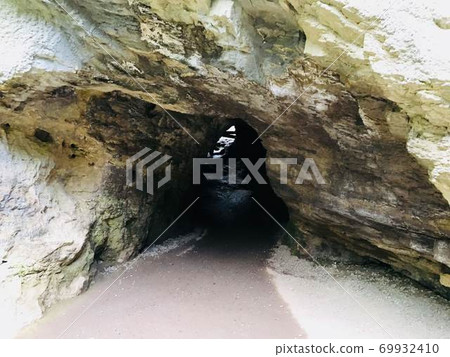 Rock hole leading to the waterfall Rock hole leading to the waterfall 69932410