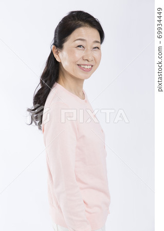 A woman looking back 69934449