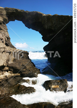 騎馬洞門（三浦半島城島） 69935720