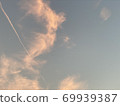 Contrail  69939387