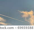 Contrail  69939388
