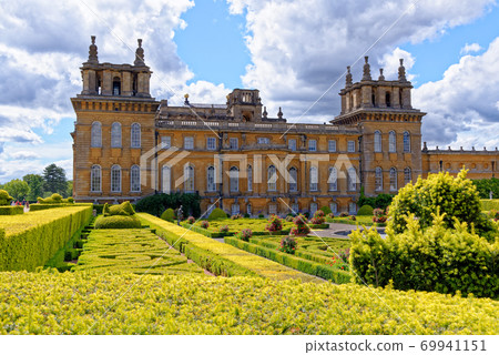 Blenheim Palace in Woodstock - England Blenheim Palace in Woodstock - England 69941151