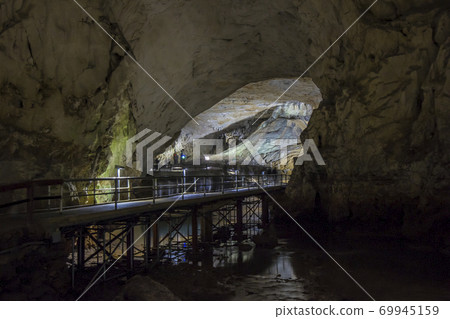 山口縣,礦山市,明吉洞,石灰岩洞,洞河 山口縣,礦山市,明吉洞,石灰岩洞,洞河 69945159