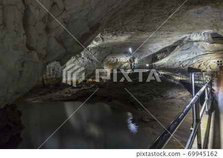 Akiyoshido Cave, Mine City, Yamaguchi Prefecture, Limestone Cave, River Akiyoshido Cave, Mine City, Yamaguchi Prefecture, Limestone Cave, River 69945162