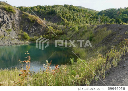 秋初的阿里坤火山口 秋初的阿里坤火山口 69946056